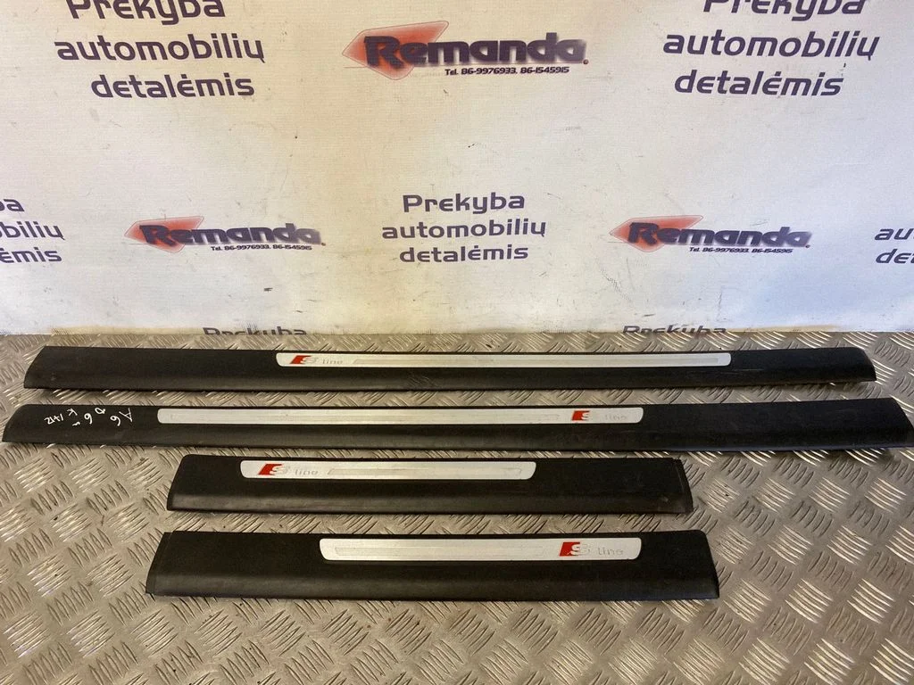 Front sill trim cover 4F0853376