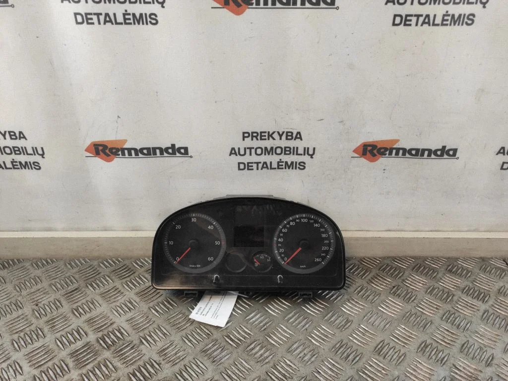 Speedometer (instrument cluster) – Volkswagen Caddy (2004-2010)