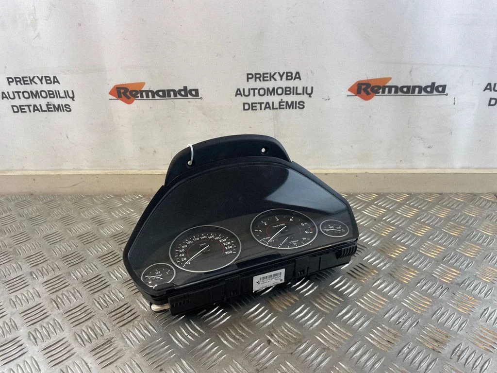 Spidomeeter (näidikuplokk) – BMW 3-seeria F30 F35 F31 (2012-2018)