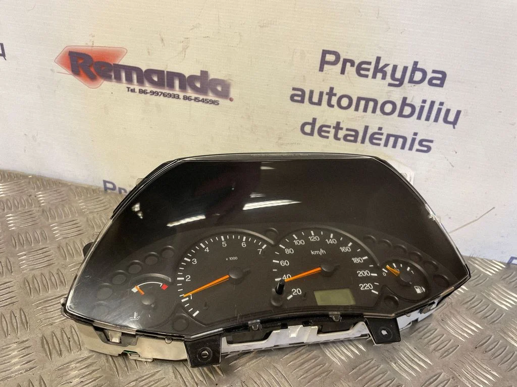 Speedometer (instrument cluster)