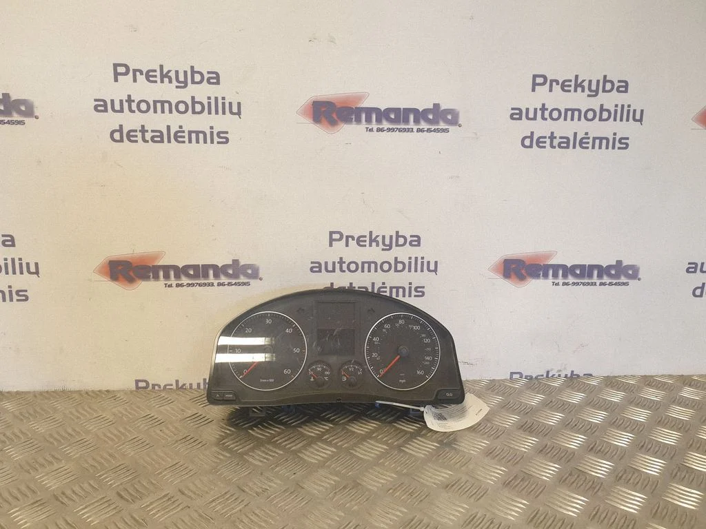 Spidometrs (instrumentu panelis) 1K0920964B