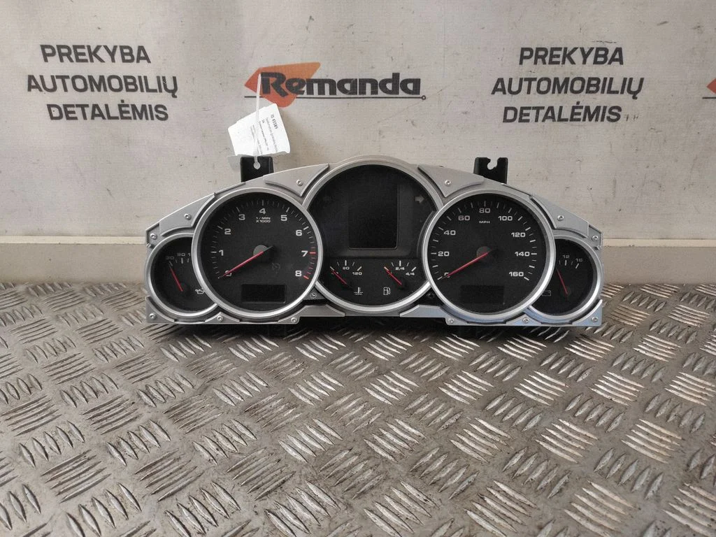 Spidometrs (instrumentu panelis) 7L5920970D