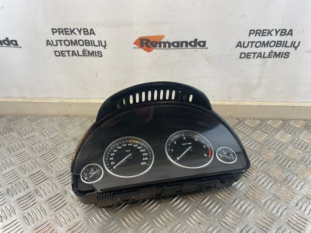 Spidometrs (instrumentu panelis) 2390806