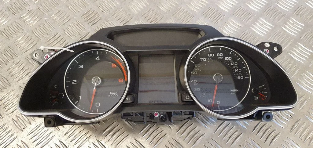 Speedometer (instrument cluster) 8T0920982F