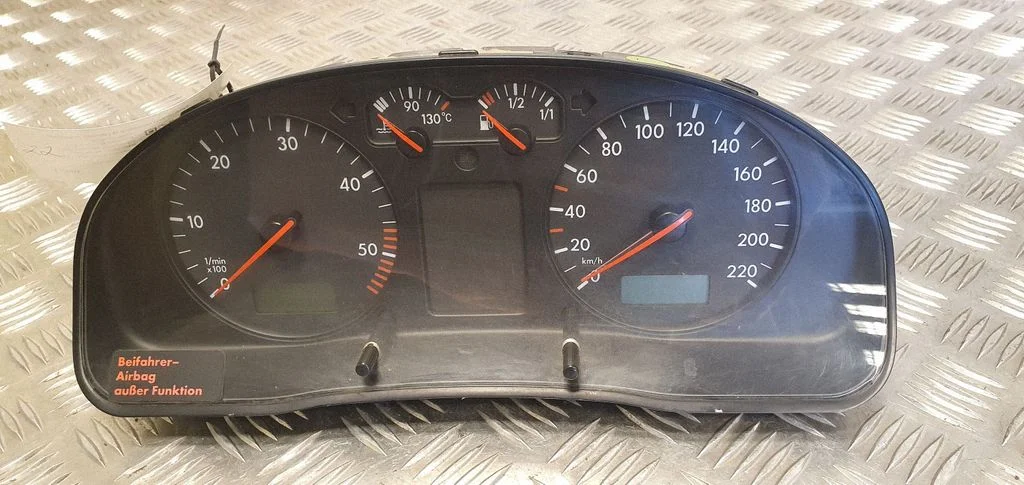Spidomeeter (näidikuplokk) – Volkswagen Passat B5.5 (2001-2005)
