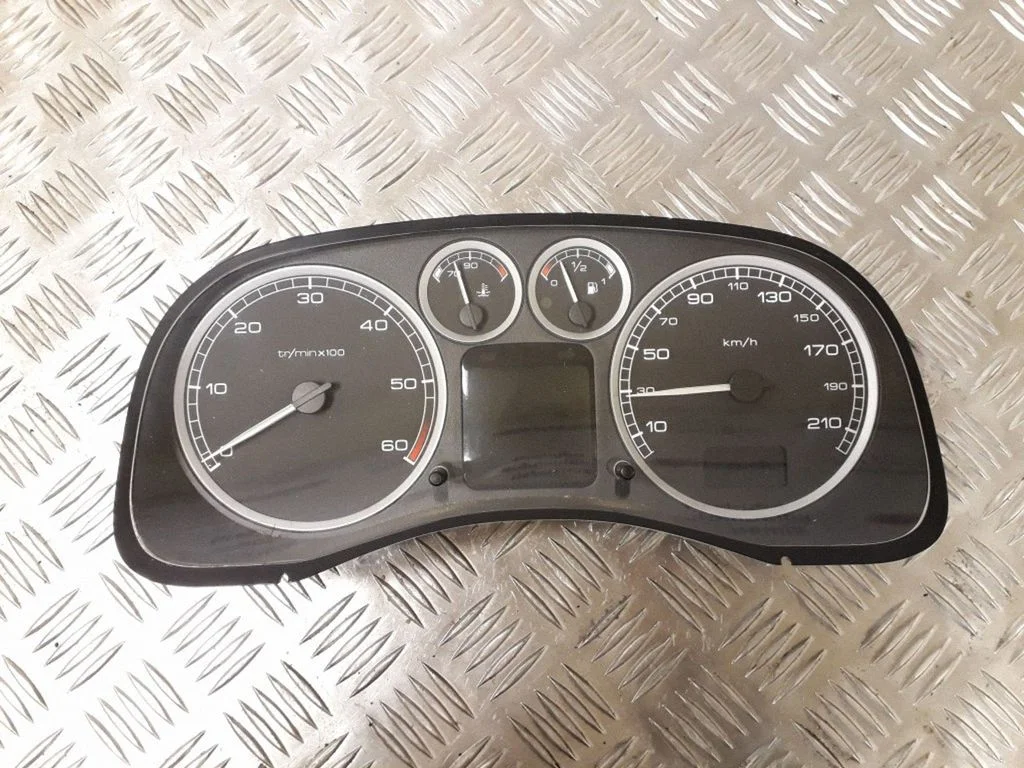 Speedometer (instrument cluster) P9636708880E05