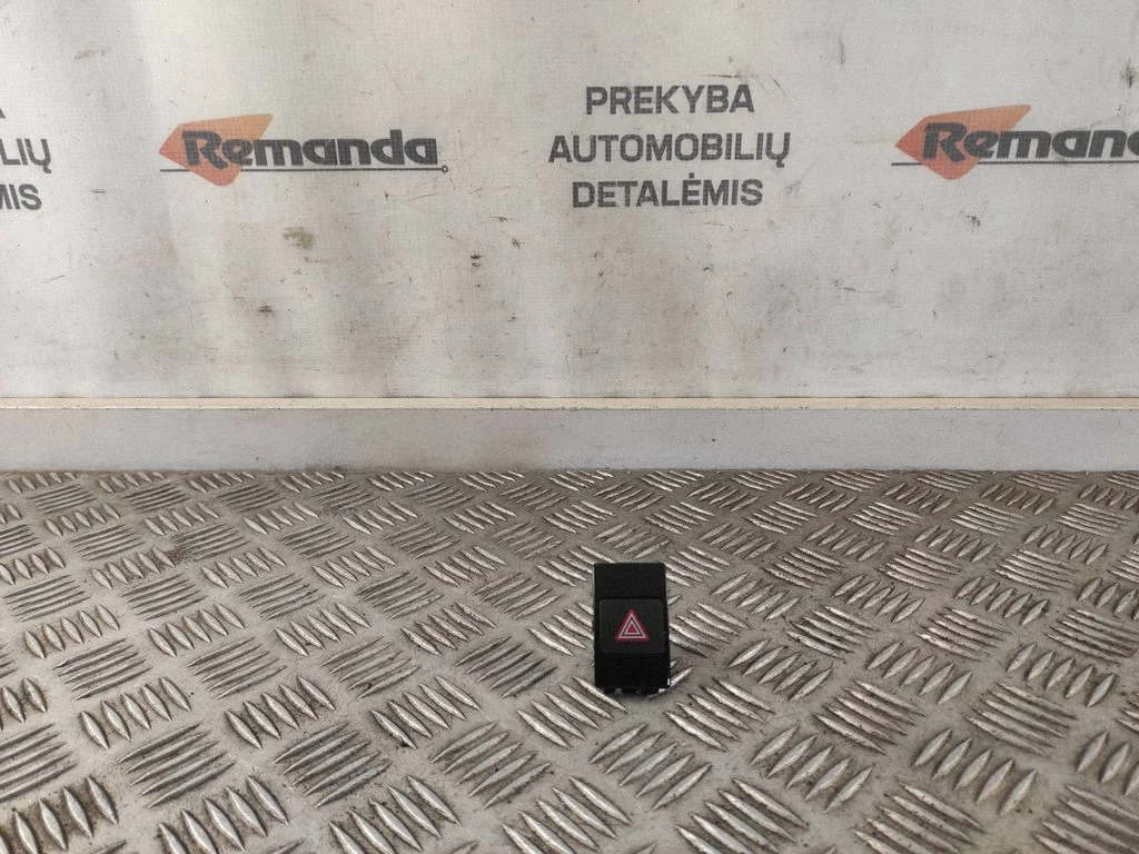 Avārijas gaismu slēdzis 4G0941509