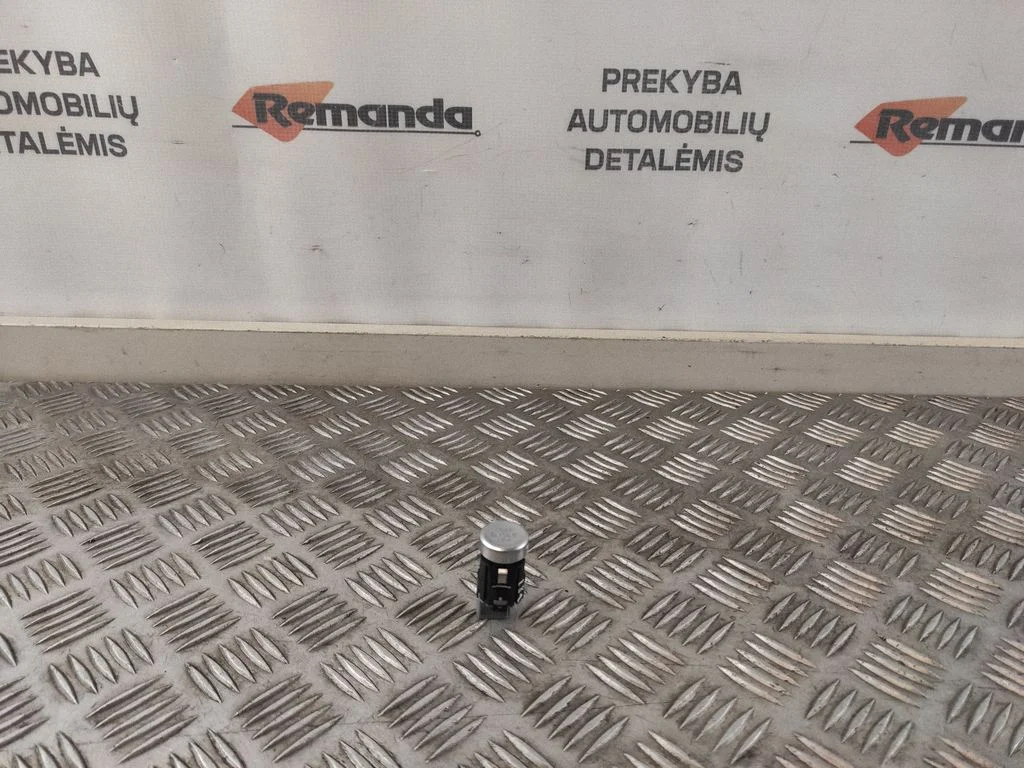 Automobilio užvedimo jungtukas