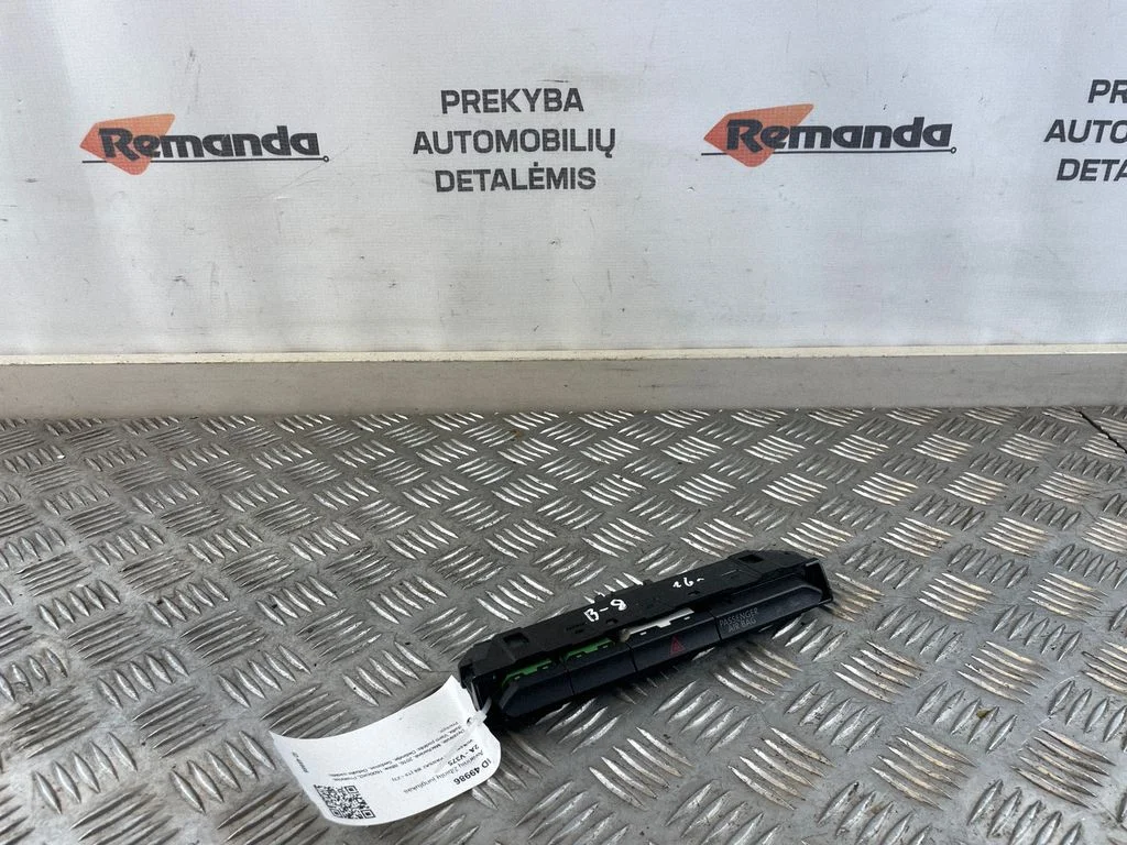 Włącznik świateł awaryjnych 3G2853769A
