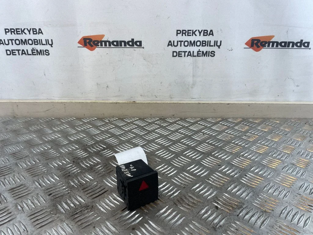 Avārijas gaismu slēdzis 93332970