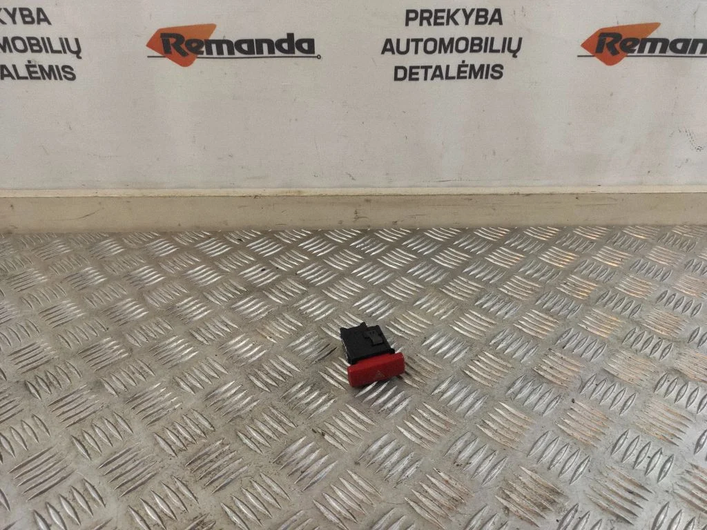 Avarinių žibintų jungtukas