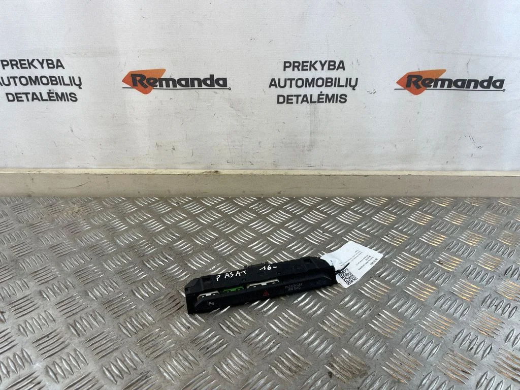 Avārijas gaismu slēdzis 3G2853769A