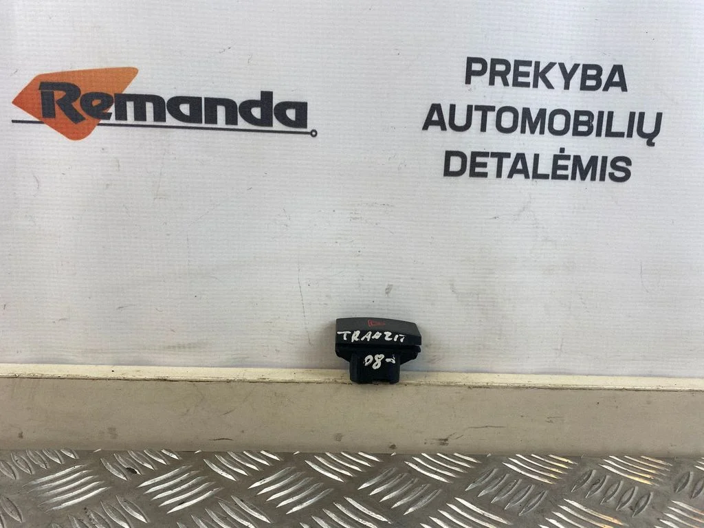 Avārijas gaismu slēdzis 13A350