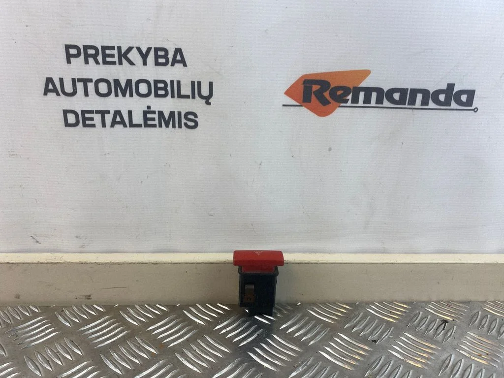 Avarinių žibintų jungtukas