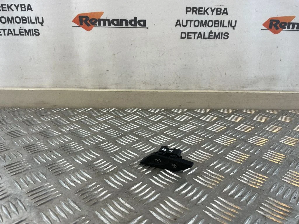 Centrinio užrakto jungtukas