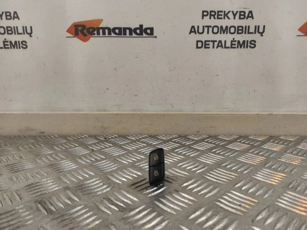 Centrinio užrakto jungtukas
