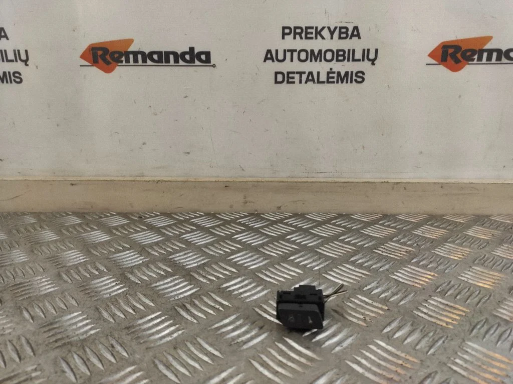 Centrinio užrakto jungtukas