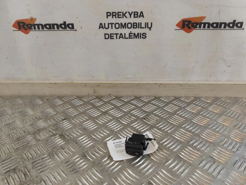 Centrinio užrakto jungtukas