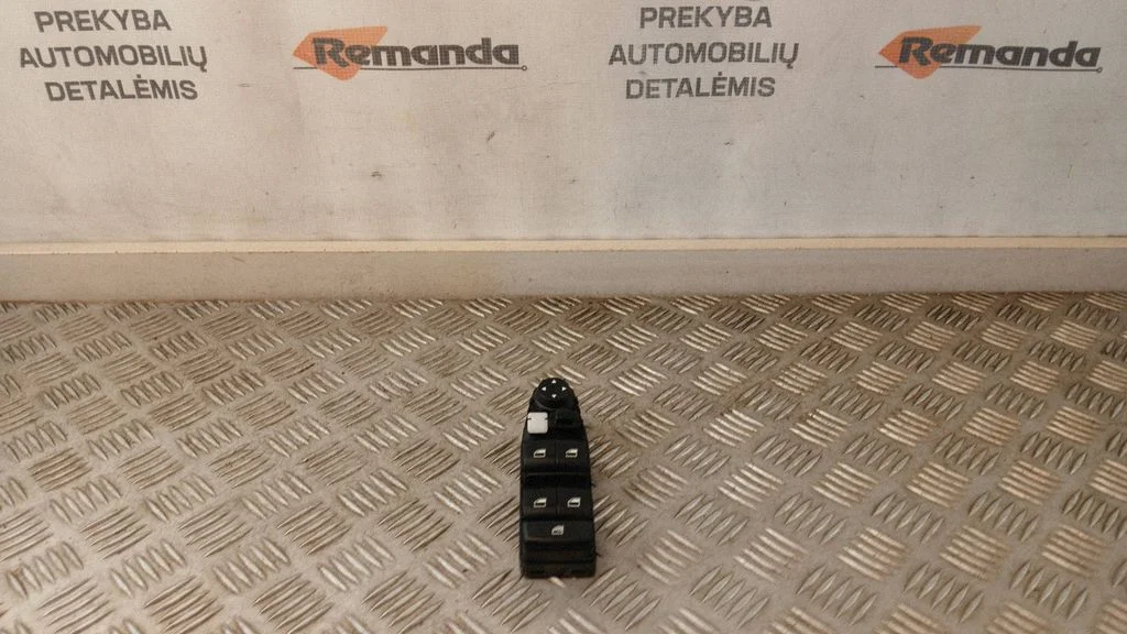 Elektrisko logu slēdzis 920811003