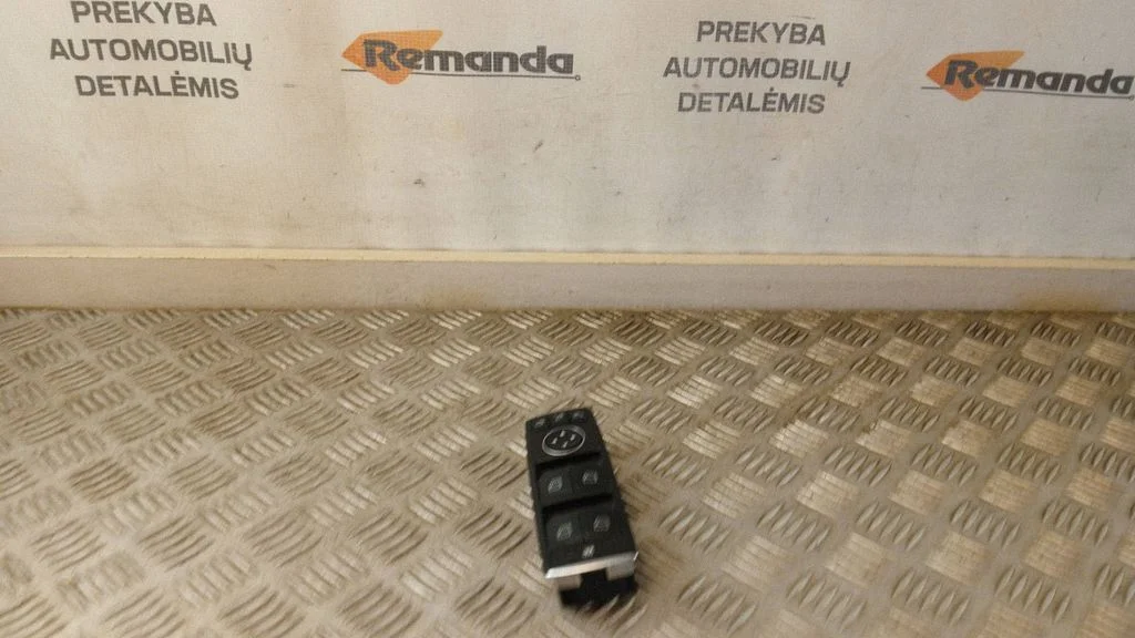 Elektrisko logu slēdzis – priekšējā kreisā