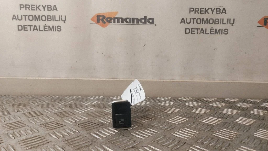 Elektrisko logu slēdzis A2049058102