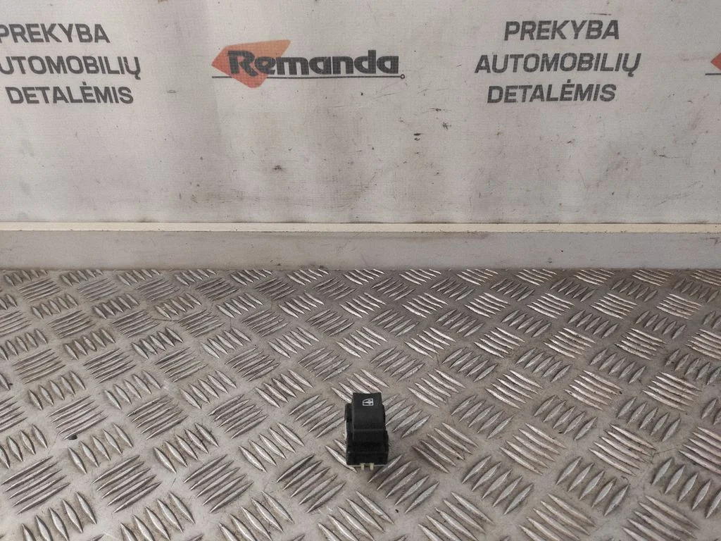 Electric window control switch 254218614R