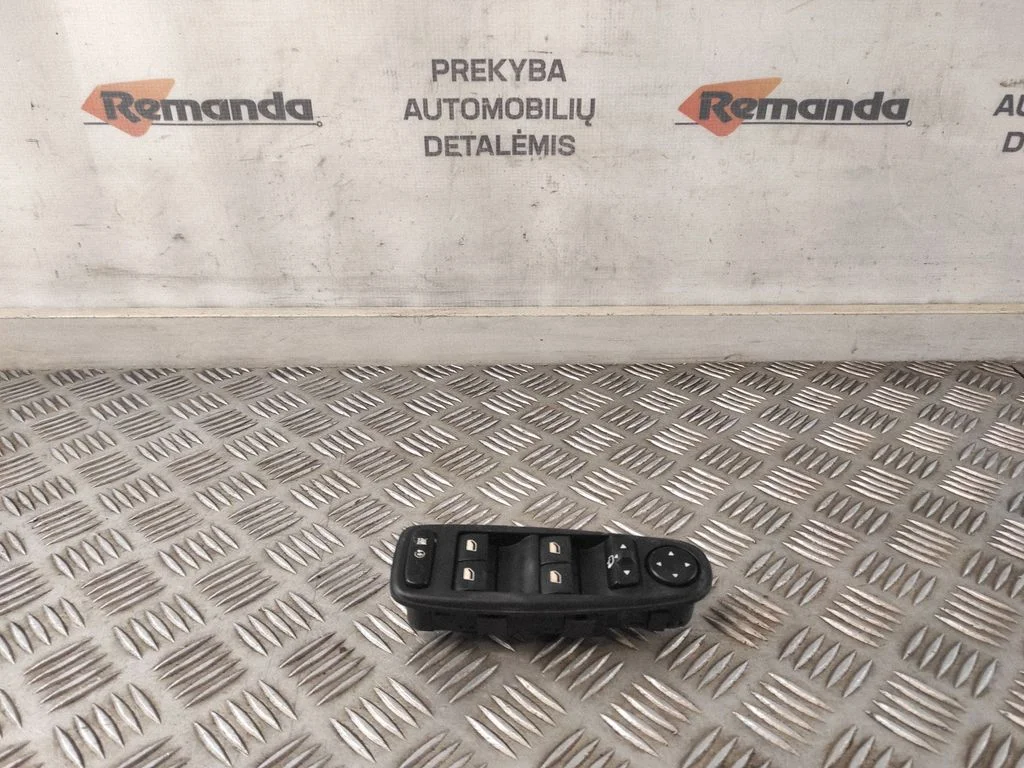 Elektrisko logu slēdzis 96639383ZD