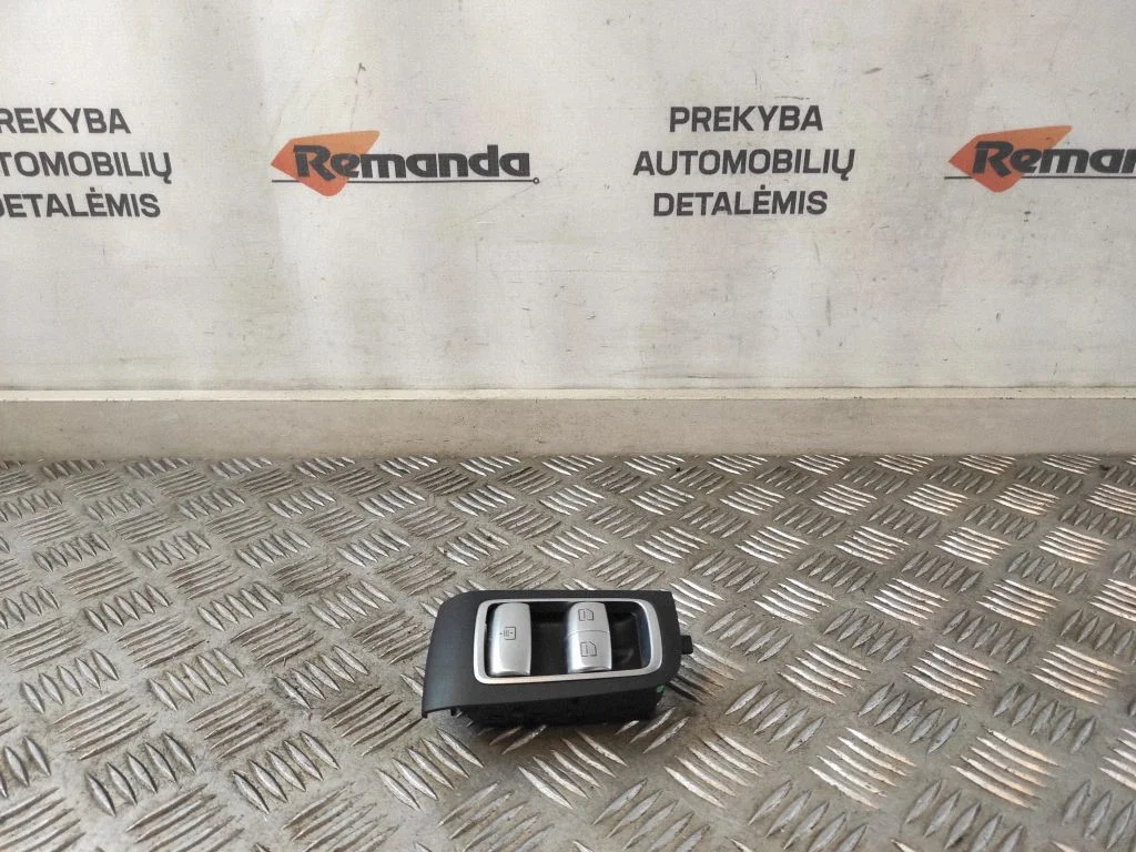Elektrisko logu slēdzis A22290518059051