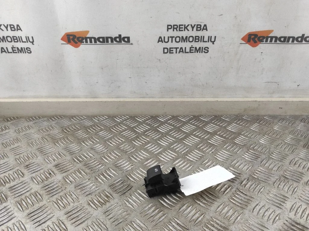 Elektrisko logu slēdzis – Toyota Prius (XW50) (2015-2023)