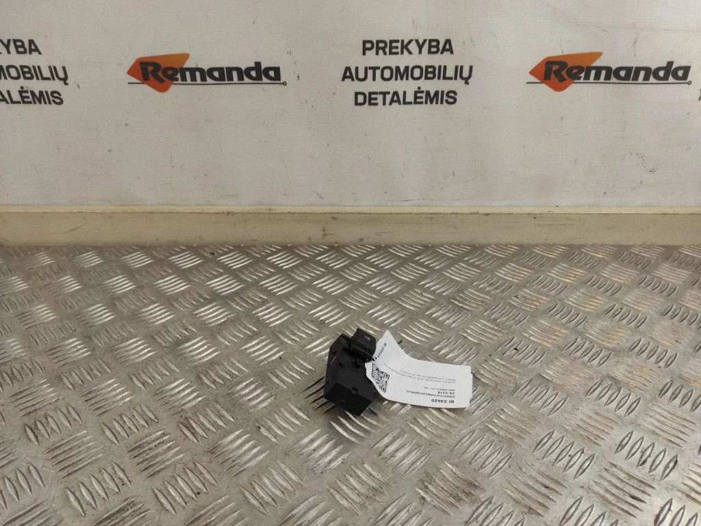 Electric window control switch – Opel Zafira C (2011-2019)