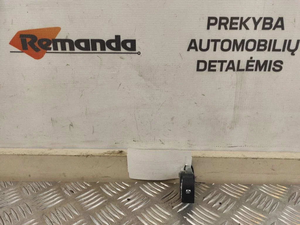 Elektrisko logu slēdzis 28082