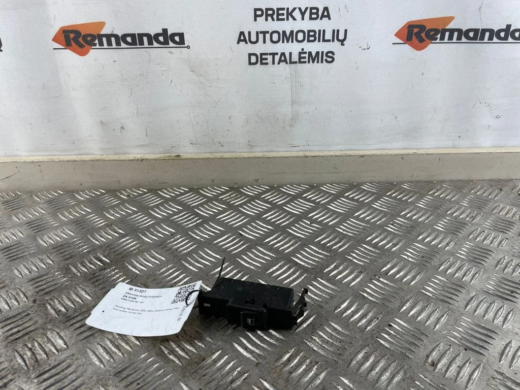Electric window control switch 61318381510