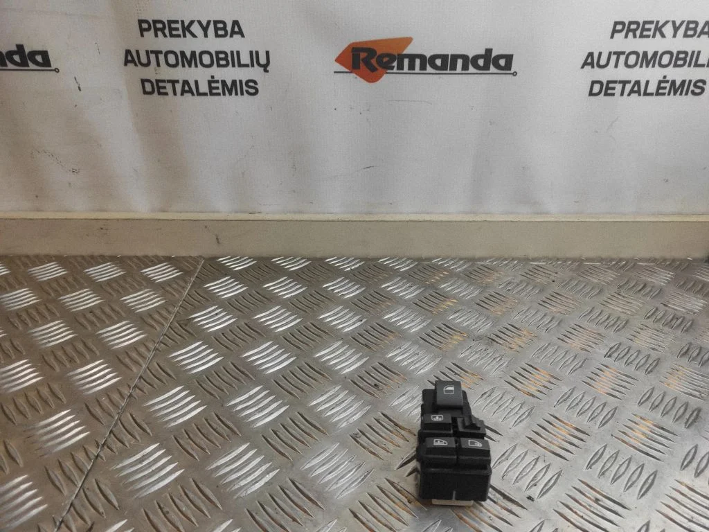 Elektrisko logu slēdzis E0200094