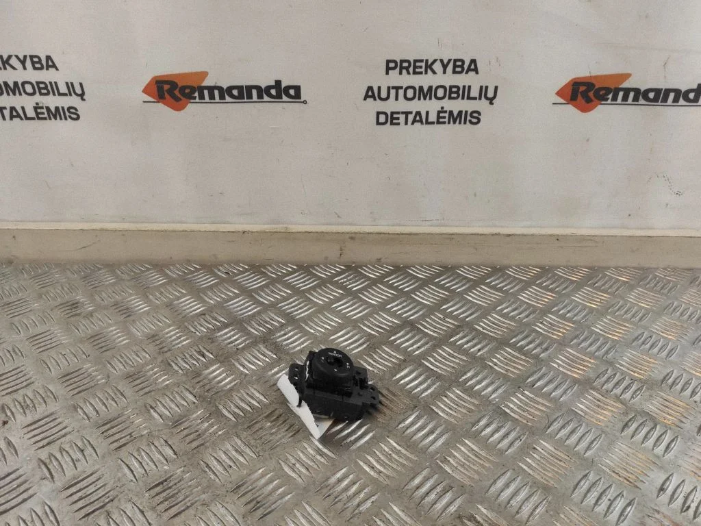 Elektriaknate lüliti 49D4851000 – KIA Ceed (2012-2018)