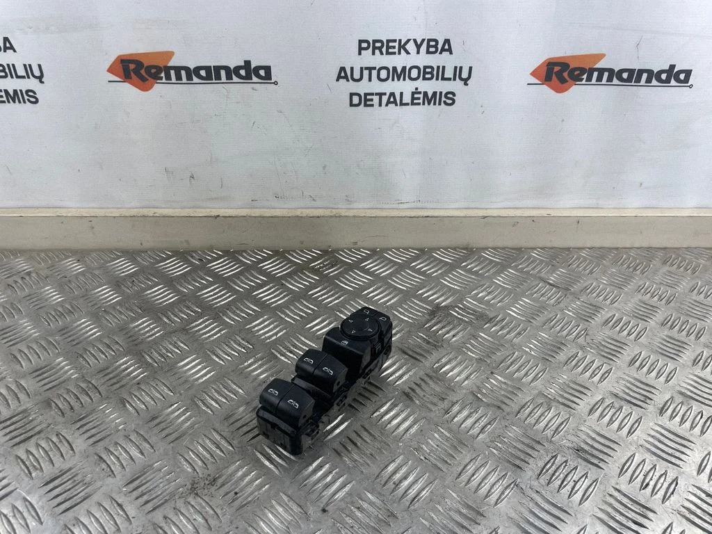 Elektrinių langų jungtukas