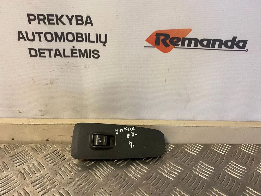 Elektrinių langų jungtukas