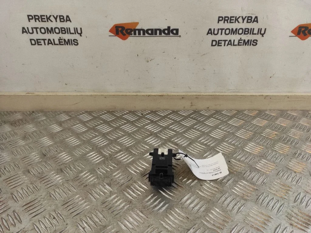 Elektrisko logu slēdzis F000248A