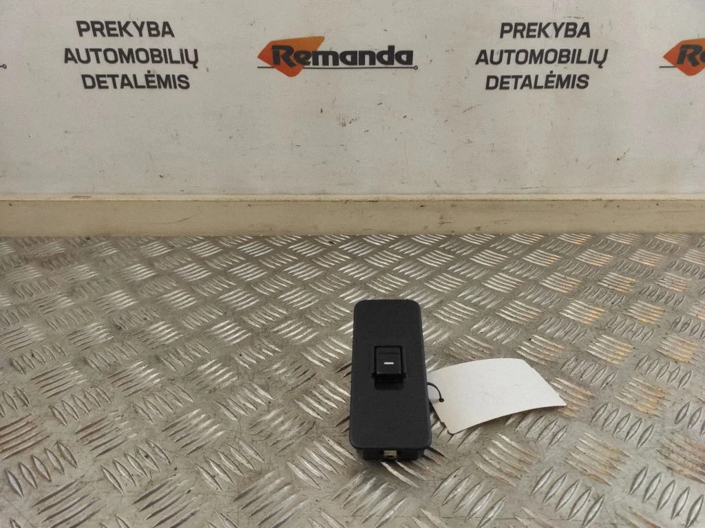 Electric window control switch YUD501070PVJ