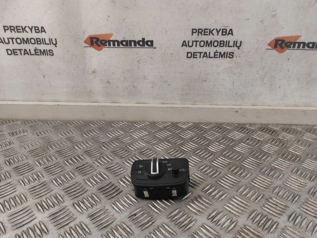 Gaismu slēdzis 8V0941531AA