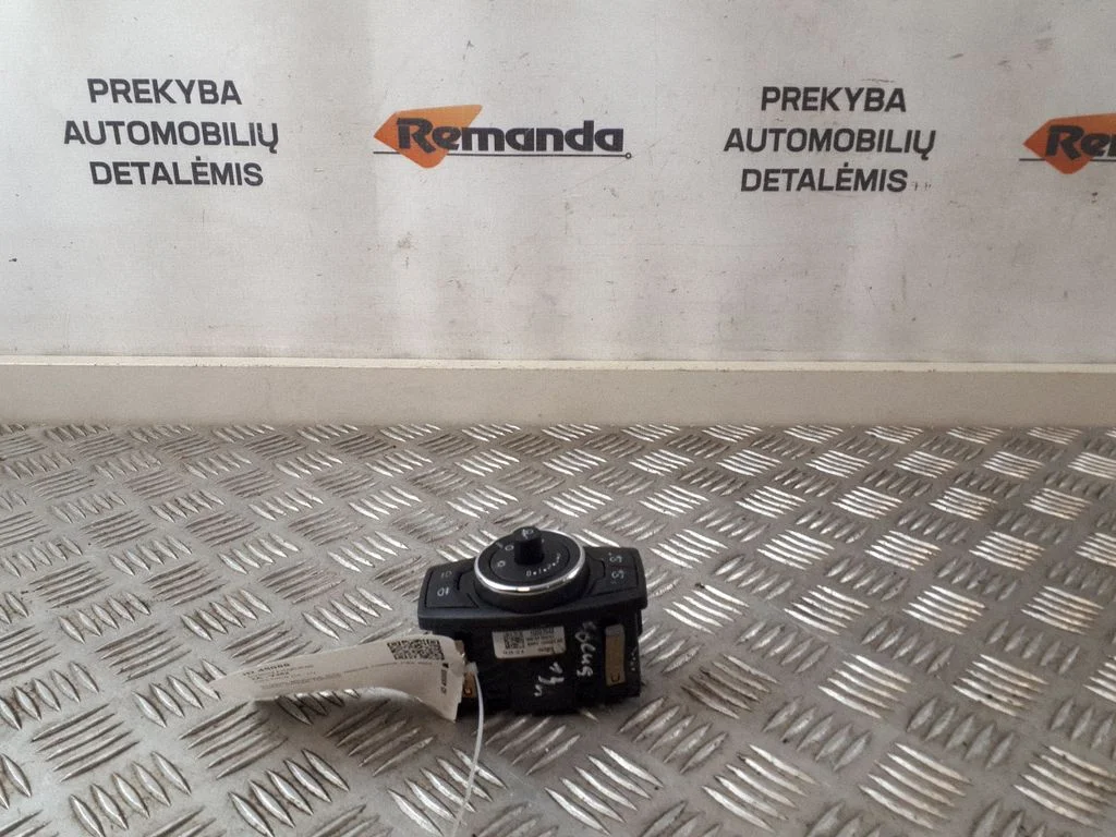 Gaismu slēdzis BM5T13A024