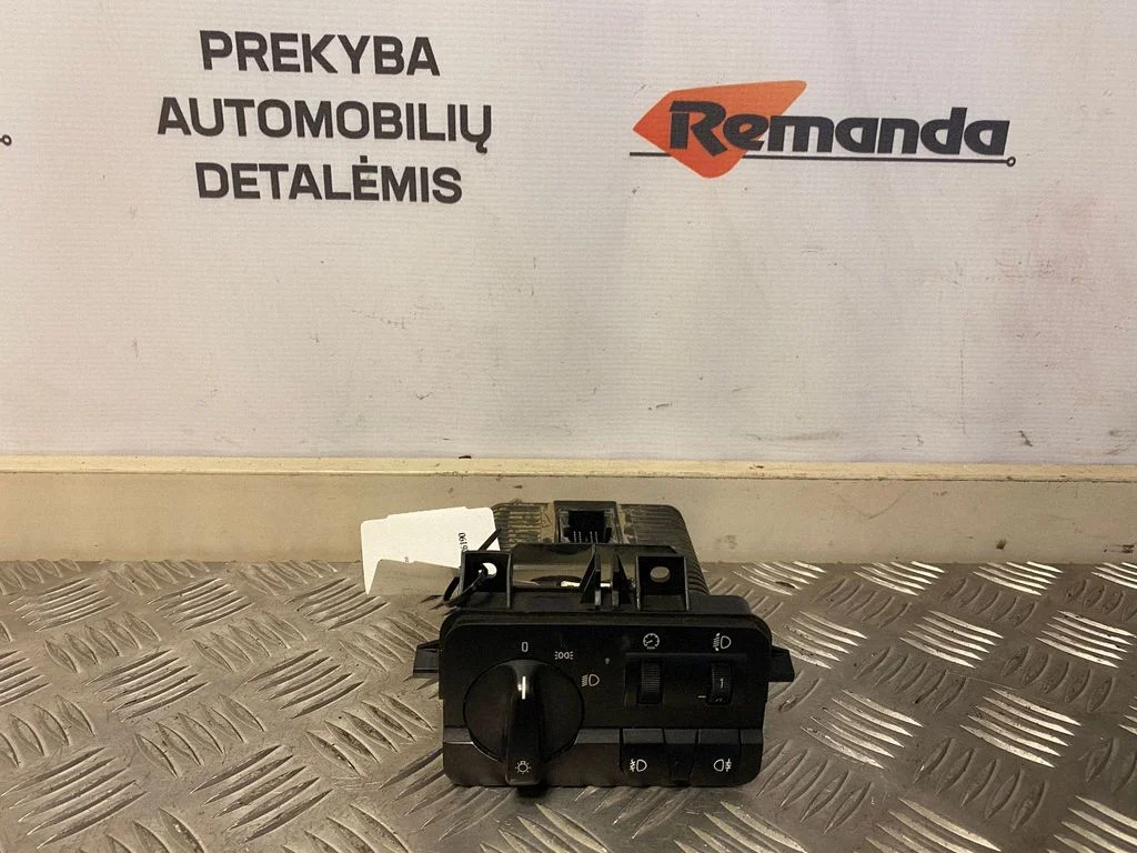 Light switch 61314108586