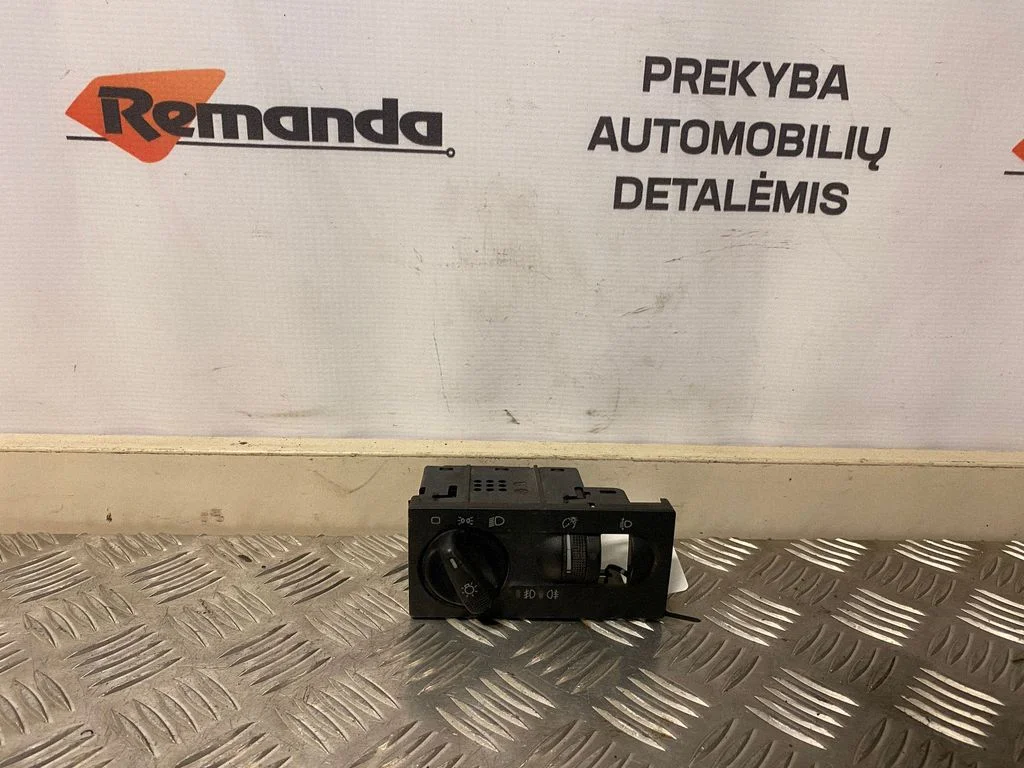 Przełącznik świateł 1H6941531
