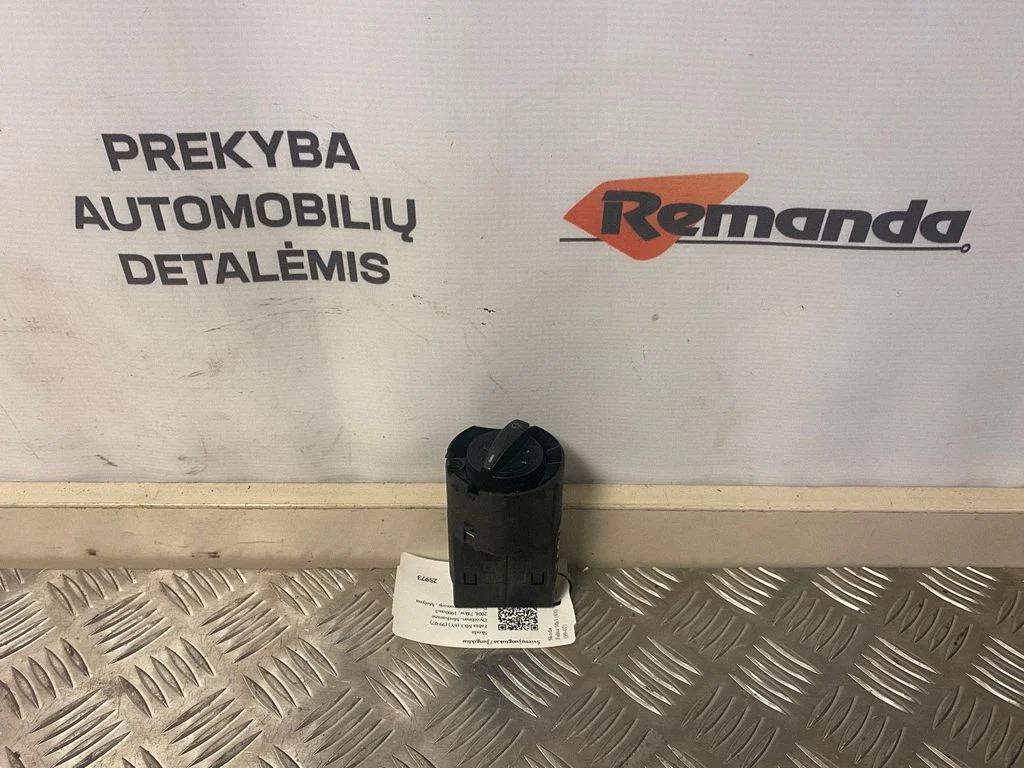 Gaismu slēdzis 6Y1941531A