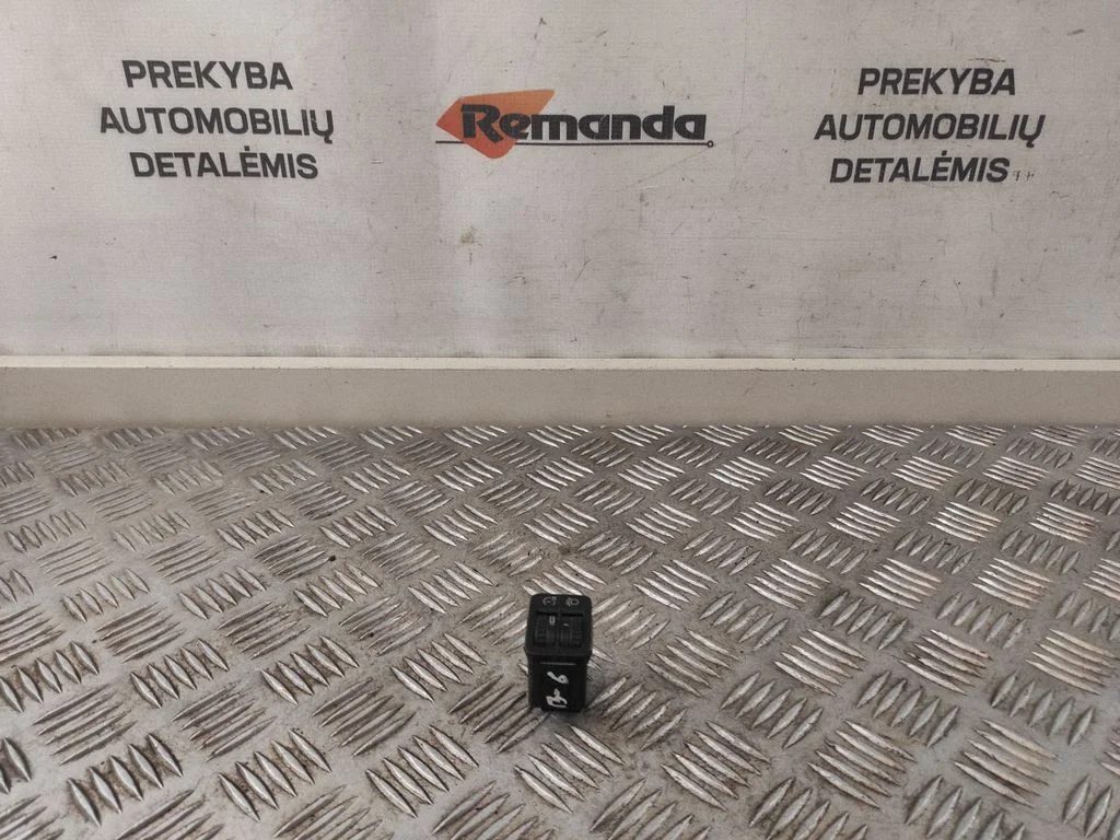 Lukturu augstuma regulēšanas slēdzis 3C0941333