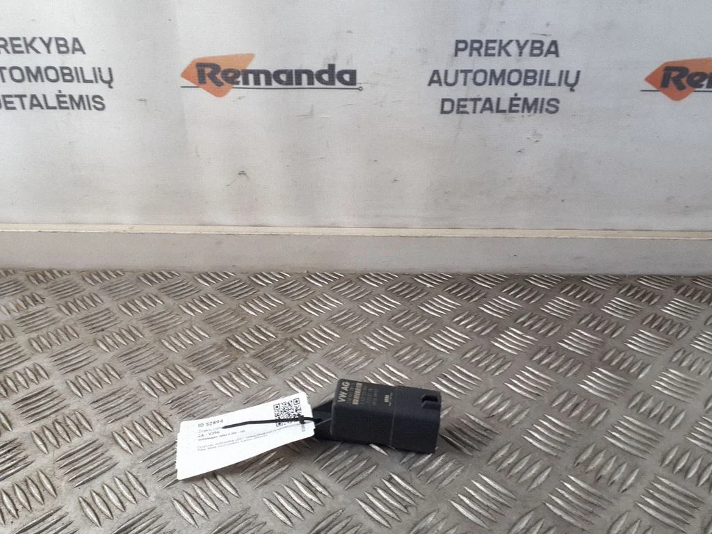 Kvēlsveču priekšuzsildes relejs 038907281D