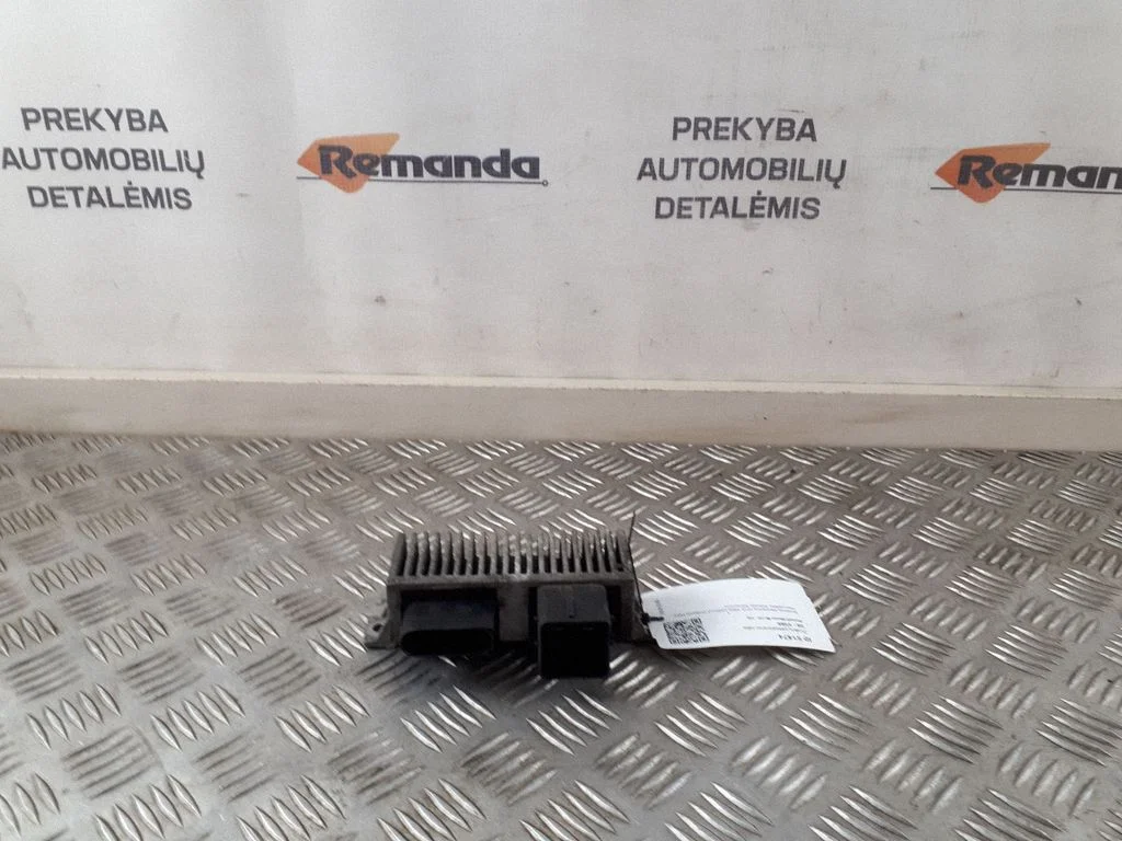 Kvēlsveču priekšuzsildes relejs 8200558438A