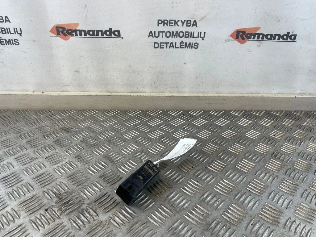 Glow plug pre-heat relay 038907281D
