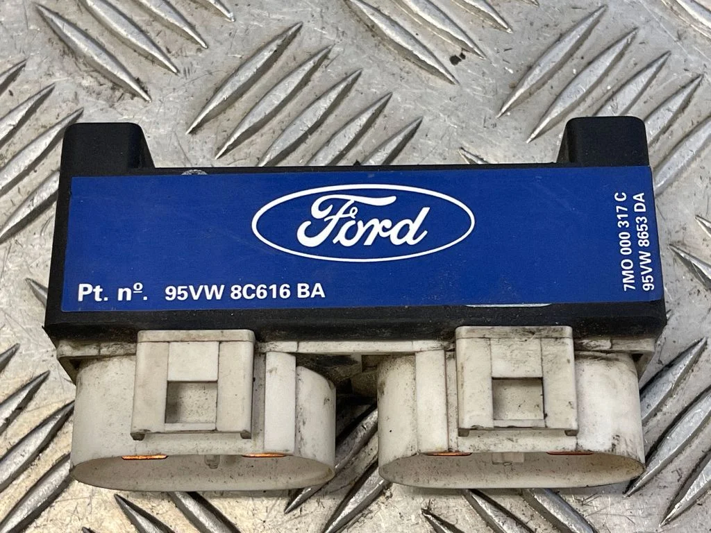 Dzesēšanas ventilatora relejs 95VW8C616BA