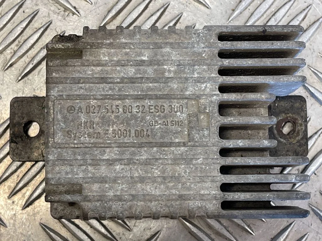 Dzesēšanas ventilatora relejs A0275458032