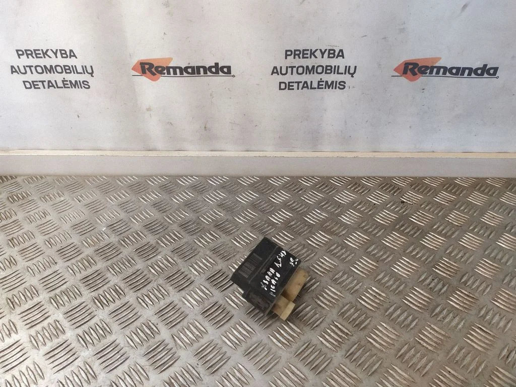 Kvēlsveču priekšuzsildes relejs 9662570980